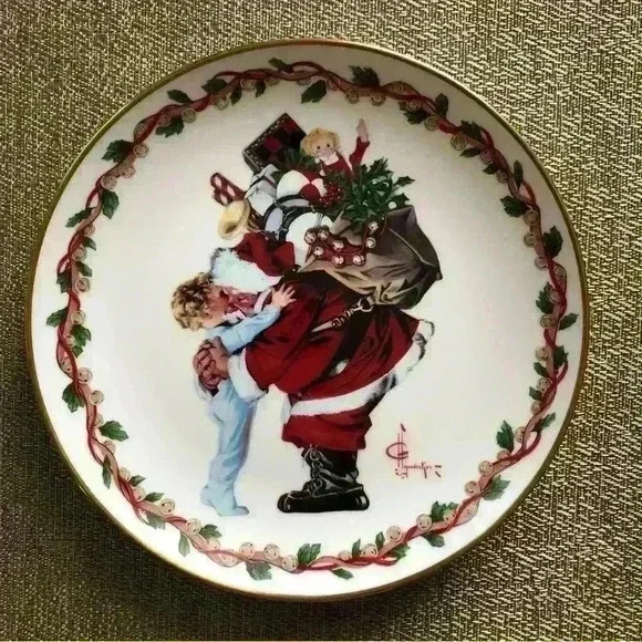 Gorham Christmas Hug J.C. Leyendecker Collector’s Edition Plate 8,5”W