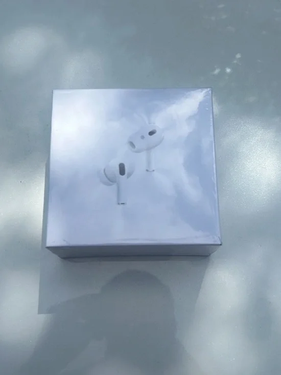 Apple White Wireless Earbuds (AirPods Pro-style)