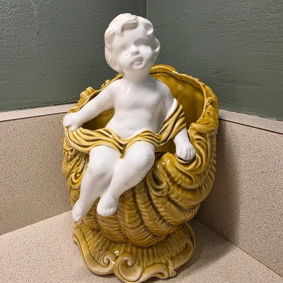 Brody Ceramic Cherub Shell Planter N-270‎ Yellow White Mid Century Cornucopia
