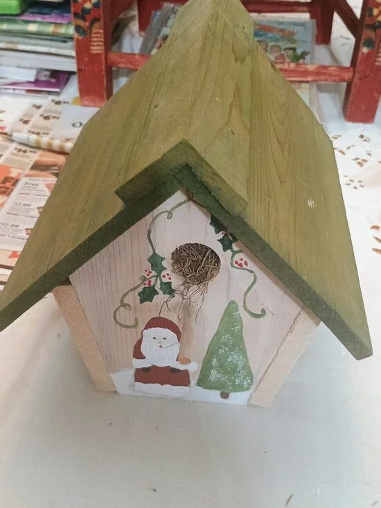 Decorative bird house
