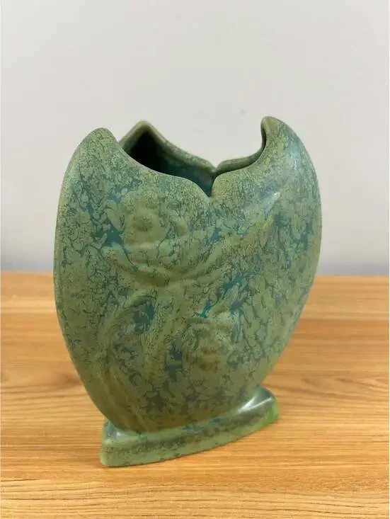 WELLER ART POTTERY FROSTED GREEN GLAZE ON ART DECO THREE SIDED TUTONE VASE