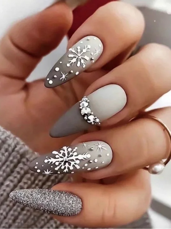 Christmas nails with Design (Reusable)