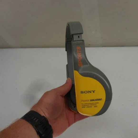 Sony Sports Walkman SRF-HM55 FM AM Radio Headphones Grey Yellow Vintage Tested