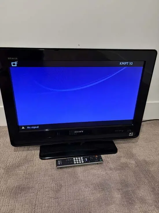 Sony Bravia KDL-26M4000 26 inch LCD Digital Color TV