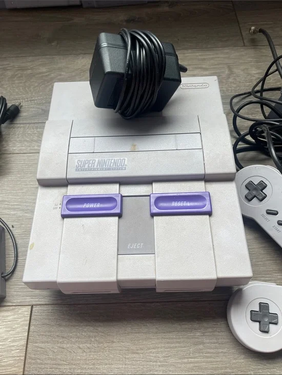 Nintendo Super Nintendo Entertainment System (gray & purple)