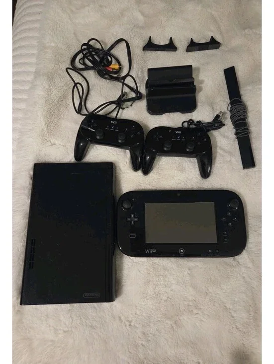 Nintendo Wii U Black Gaming System 32GB Console + Gamepad Bundle 2012