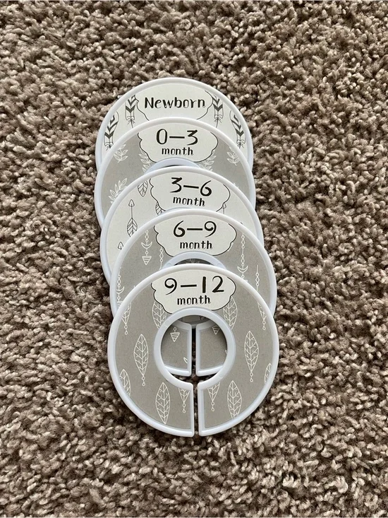 Neutral Baby Closet Dividers - Monthly Size Labels (Newborn to 12 Months)