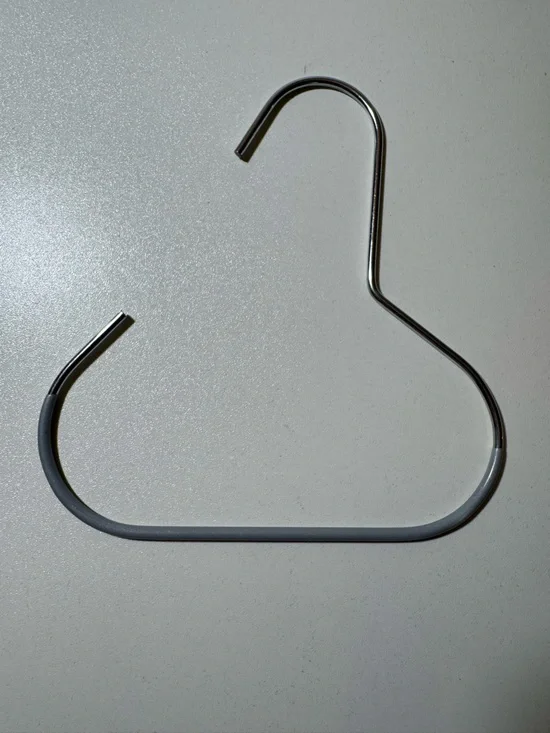 Slim Non-Slip Metal Hat Hanger in Gray- 4 Pack