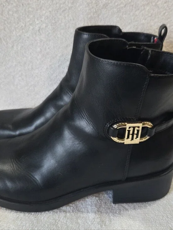 Like New Size 9 Tommy Hilfiger Black Leather Boots