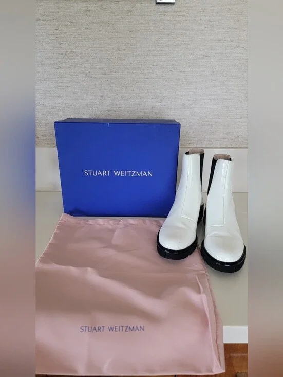 Stuart Weitzman Bootie