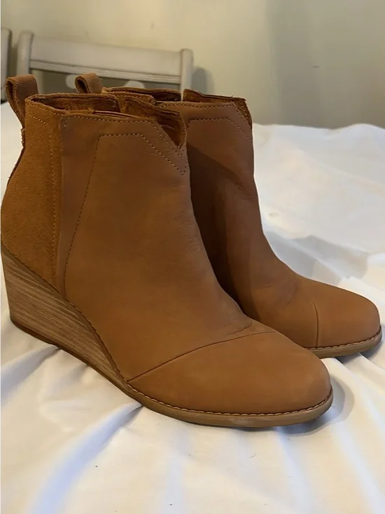 Toms Clare Wedge Ankle Boots - Tan