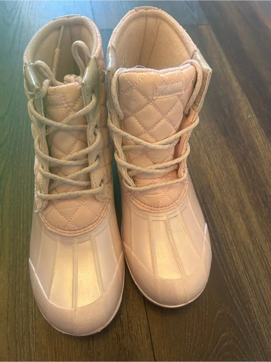 Sperry Women’s Quilted Light Pink Waterproof Winter Boots