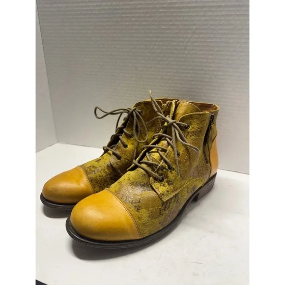 Portofino Yellow Leather Distressed Script Ankle Boots Size 39 8.5 Lace Up Zip