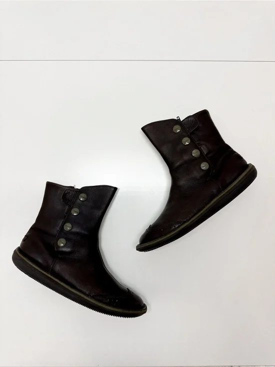 Camper Beetle Leather Side Snap Ankle Boots in Dark Brown and Green