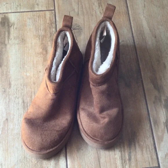 Madden Girl Chestnut Suede Fuzzy-Lined Booties