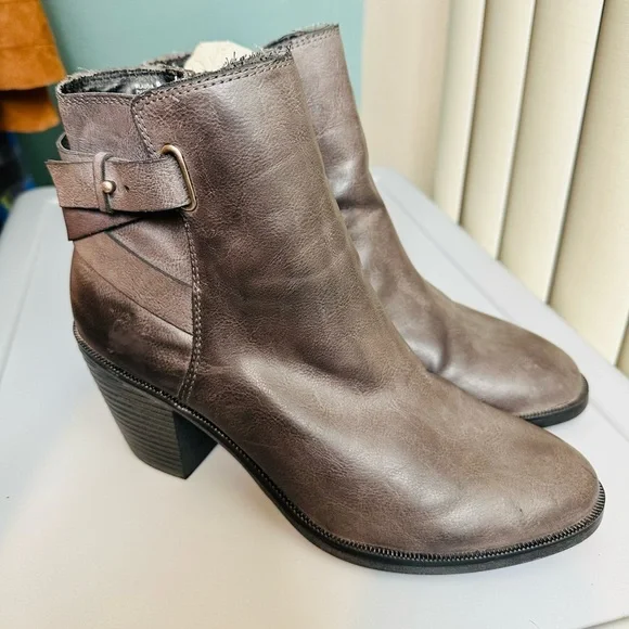 Madden Girl Klaudia Brown Faux Leather Ankle Booties Size 9