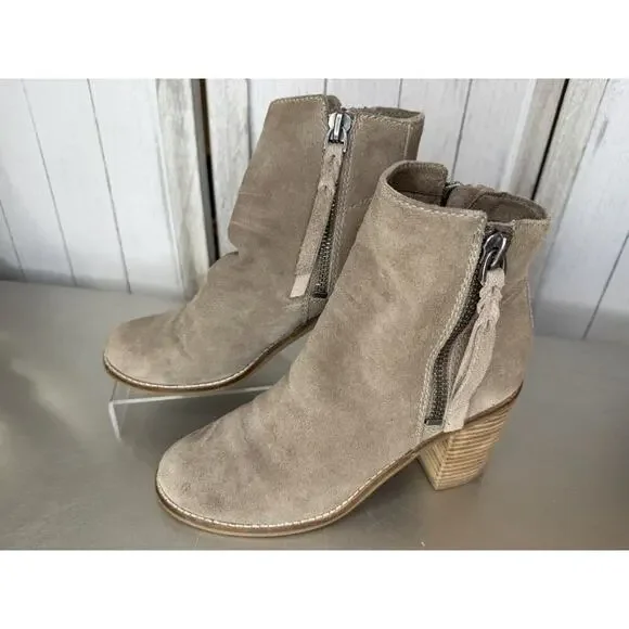 Dolce Vita Sutton Tan Suede Leather Ankle Boots Double Zip Stacked Heel 7.5