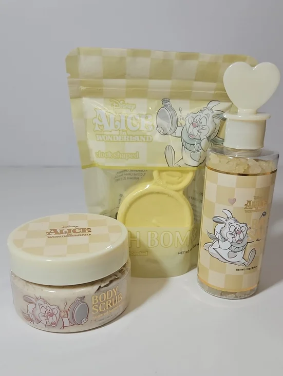 Disney Alice In Wonderland Bath Salts, Body Scrub & Bath Bomb Gift Set 3-PCS