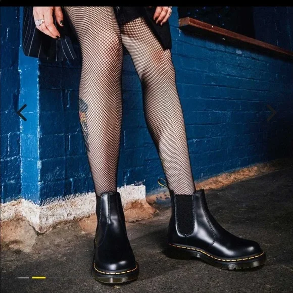 NWT Dr Martens Smooth Leather Chelsea Boots Size 7, 8, 9.