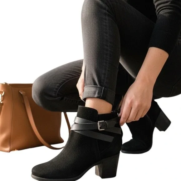 Sam Edelman Women's Black Suede Leather Hannah Belted Chelsea Bootie Size 7.5