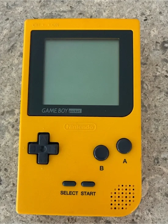 1996 Nintendo Game Boy Pocket Yellow Handheld Console w/4 games