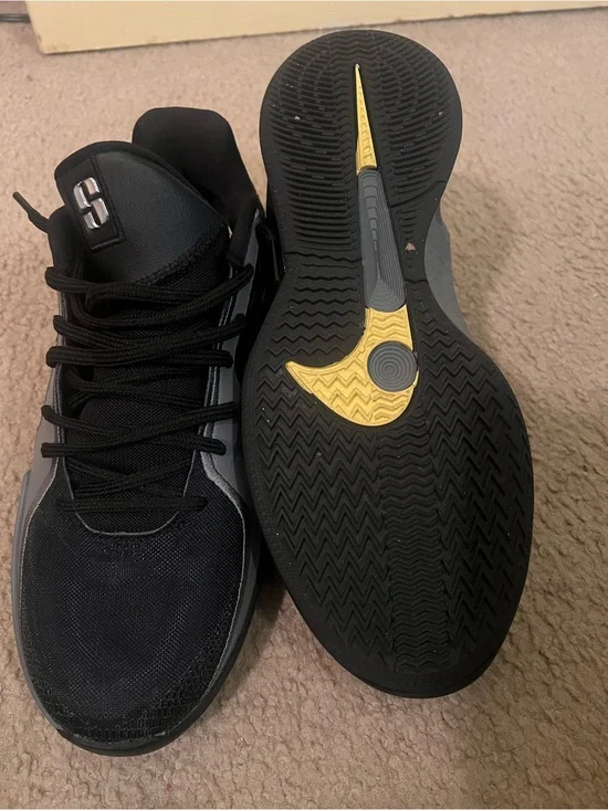 Men's Black Athletic Basketball Shoes with Gold Accents