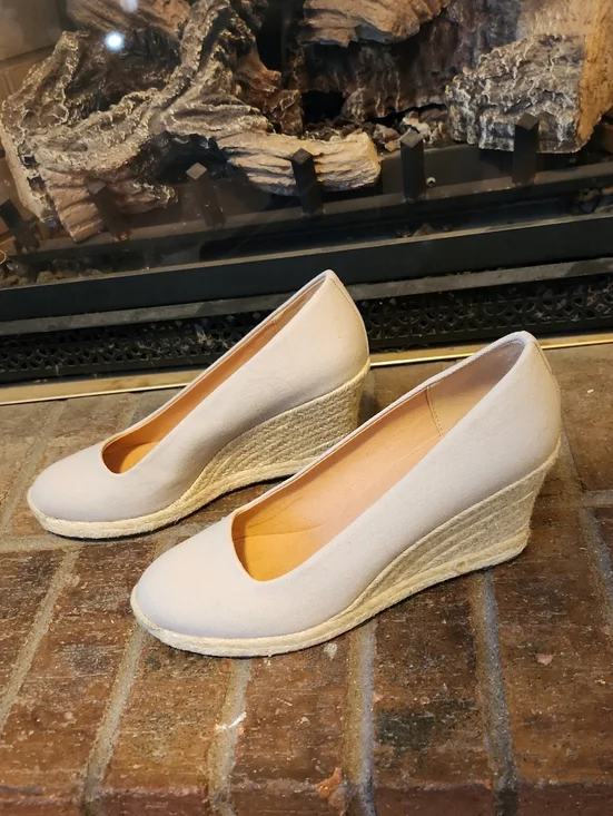 J Crew Factory Tan Beige Wedge Heels Canvas Size 9 Round Toe Espadrille