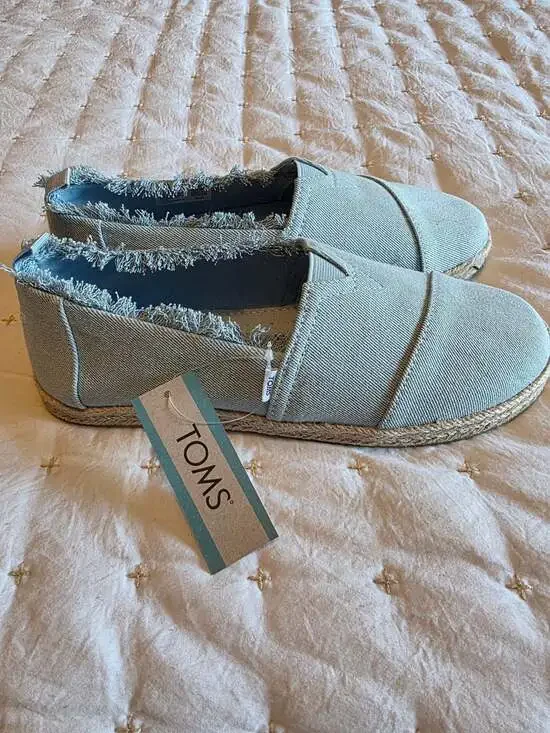 TOMS Women's Alpargata Rope Pastel Blue Washed Denim Espadrille Flats
