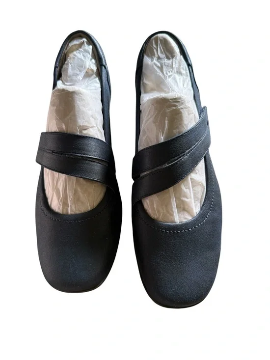 Easy Spirit NIB Aranza Navy Mary Jane’s size 9