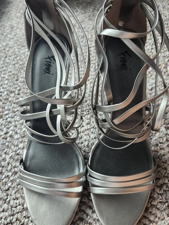 FIONI Clothing Silver Lace-Up Strappy Heels