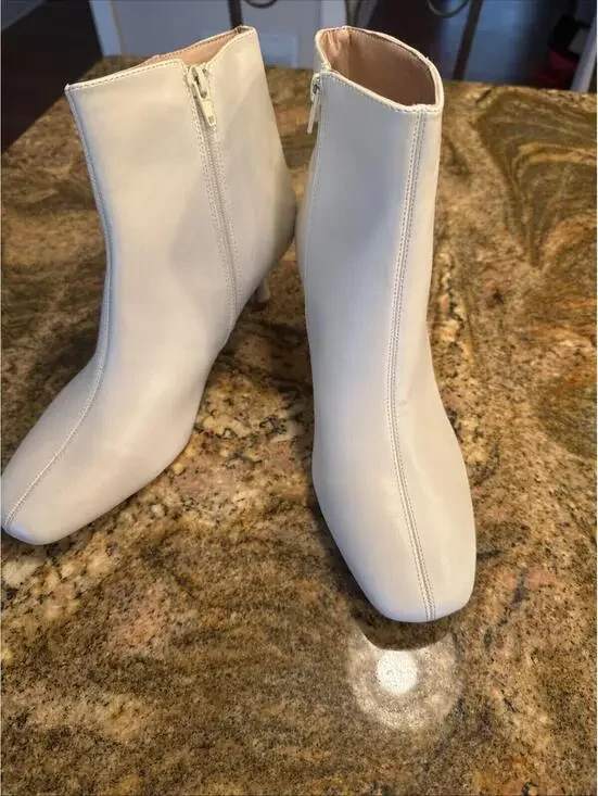 Journee Collection Cassie Brown Shoes Size 10