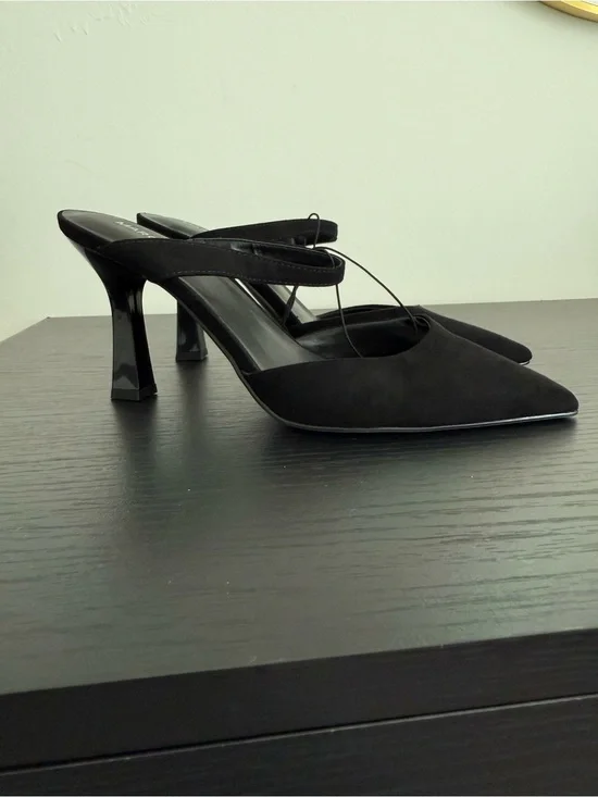 Marc Fisher Black Pointed Slingback Heels