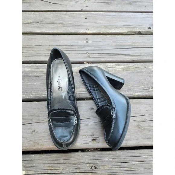 Vintage 90s y2k American Eagle Heeled Loafers Black Block Heel‎ Penny Loafer 8