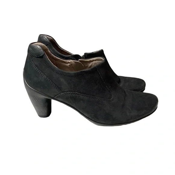 Ecco Womens Chunky Heel dress shoes size (7-7.5) 38 black