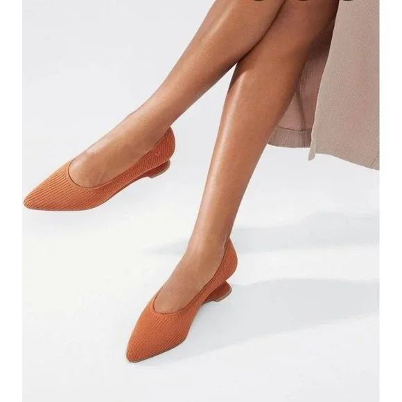 VIVAIA ChengSe Pointed‎ Toe Sculptural Low Heel Pumps Orange EU 38.5 US 7.5