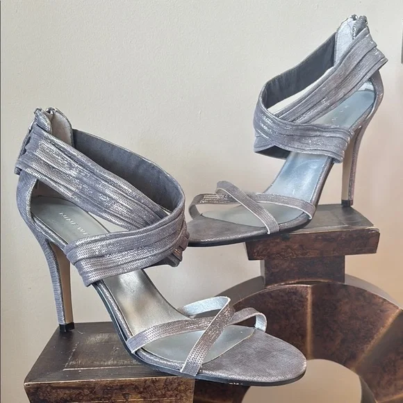 Brand New Nine West Leather Metallic Gray Silver Criss-Cross Strappy Heels