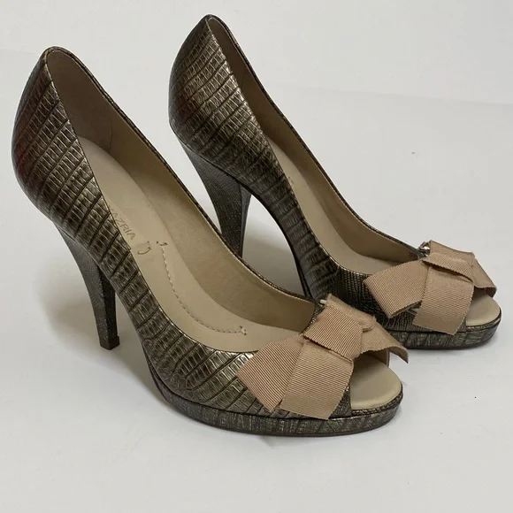 BCBGMaxAzria Bronze Colored Crocodile Embossed Platform Peep Toe Heels Size 8