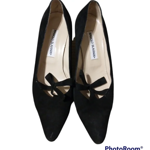 Manolo Blahnik Suede Pumps  38.5