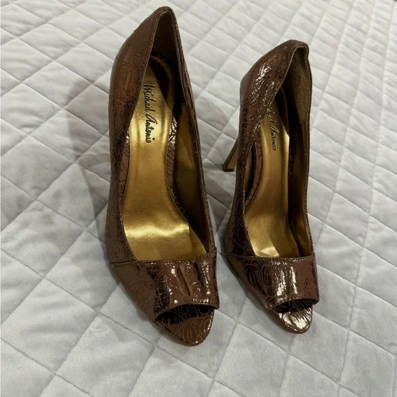 Michael Antonio Bronze Patent Leather women Heels - Size 9