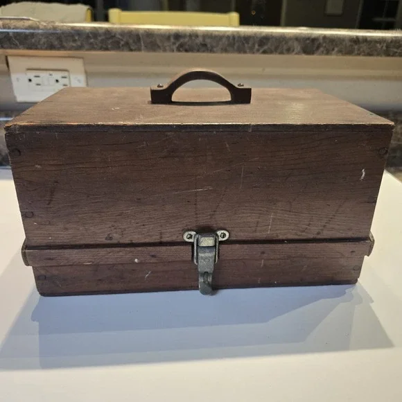 Primitive‎ Antique Handmade Wooden Carrying Box Tool Tote Storage Chest Rustic