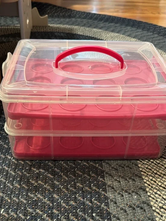 NWOT 2-Tier Cupcake Carrier – Holds 24 Cupcakes