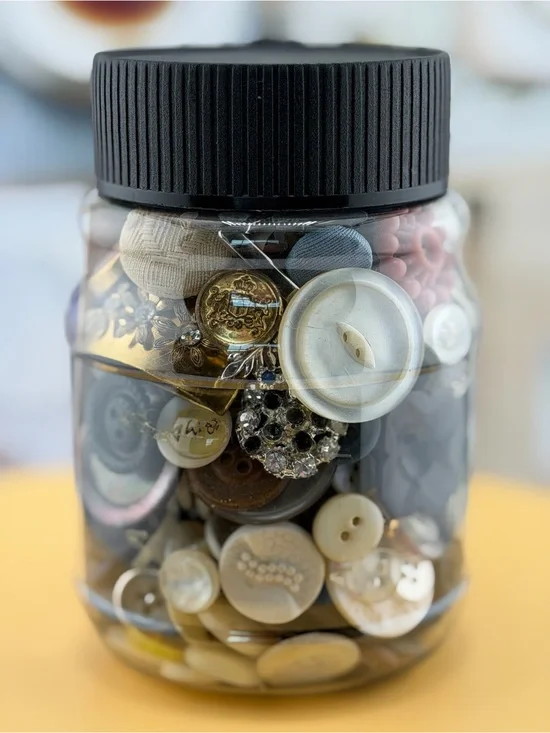 Vintage Buttons Beads & Gems Mystery Jar 🏺 12.3 oz 4.5”tall