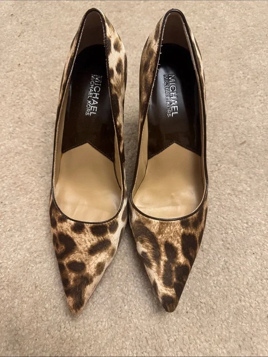 MICHAEL Michael Kors Leopard Print Pointed Toe Pumps - Brown Tan