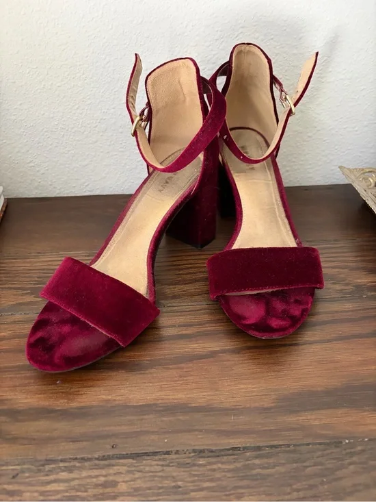 Old Navy Burgundy Velvet Block Heel Sandals