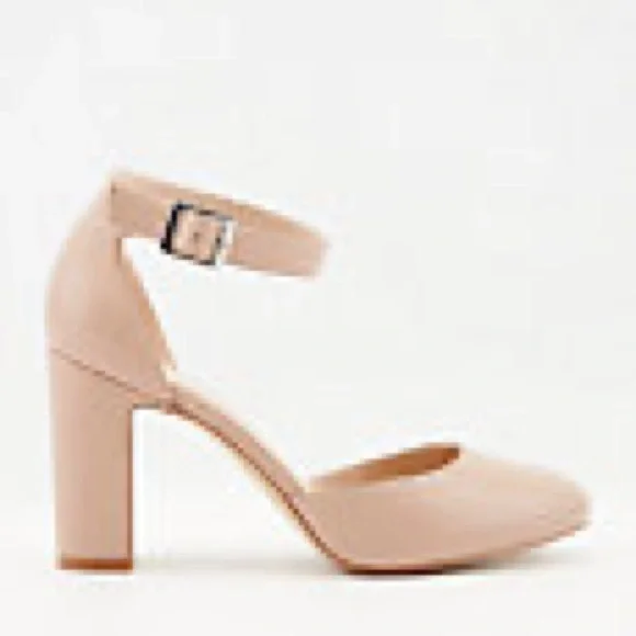 Le Chateau Nude Almond Toe and Ankle Strap Heels - New w/out Box