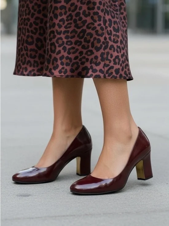 VTG MIU MIU Sz 39 Patent Leather Block Heel Pumps Round Toe Oxblood Red Y2K