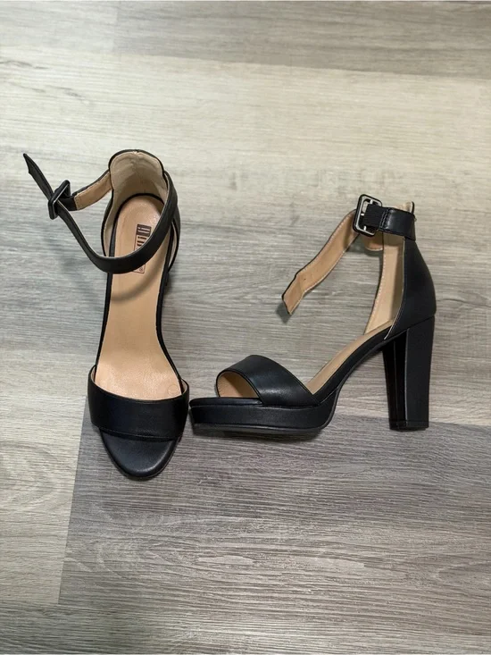 IDIFU Black Ankle-Strap Platform Block Heels