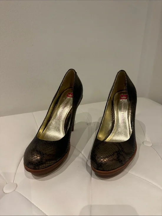 Elaine Turner Brown Snake-Print Platform Pumps