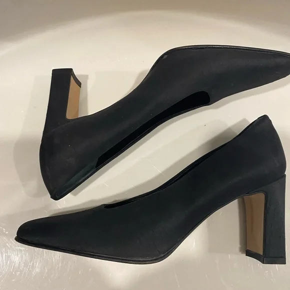 Amalfi Peau de Soie Classic Black Heels