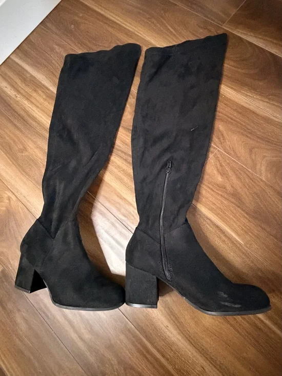 Black Knee-High Block Heel Boots - Women's Elegant Suede Style